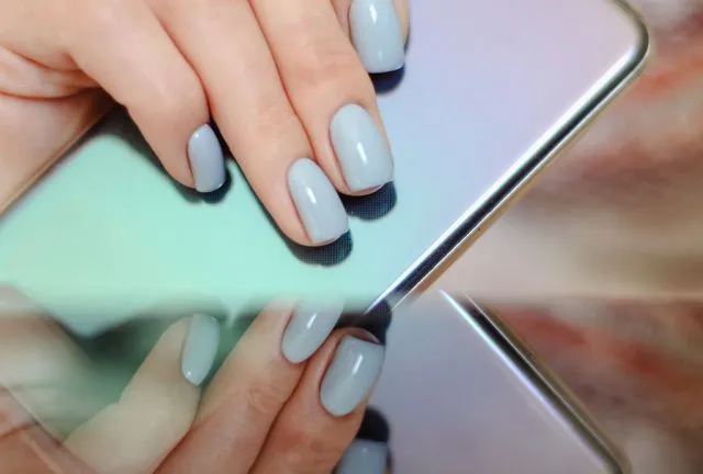 Bazy i topy do manicure – co wybrać?